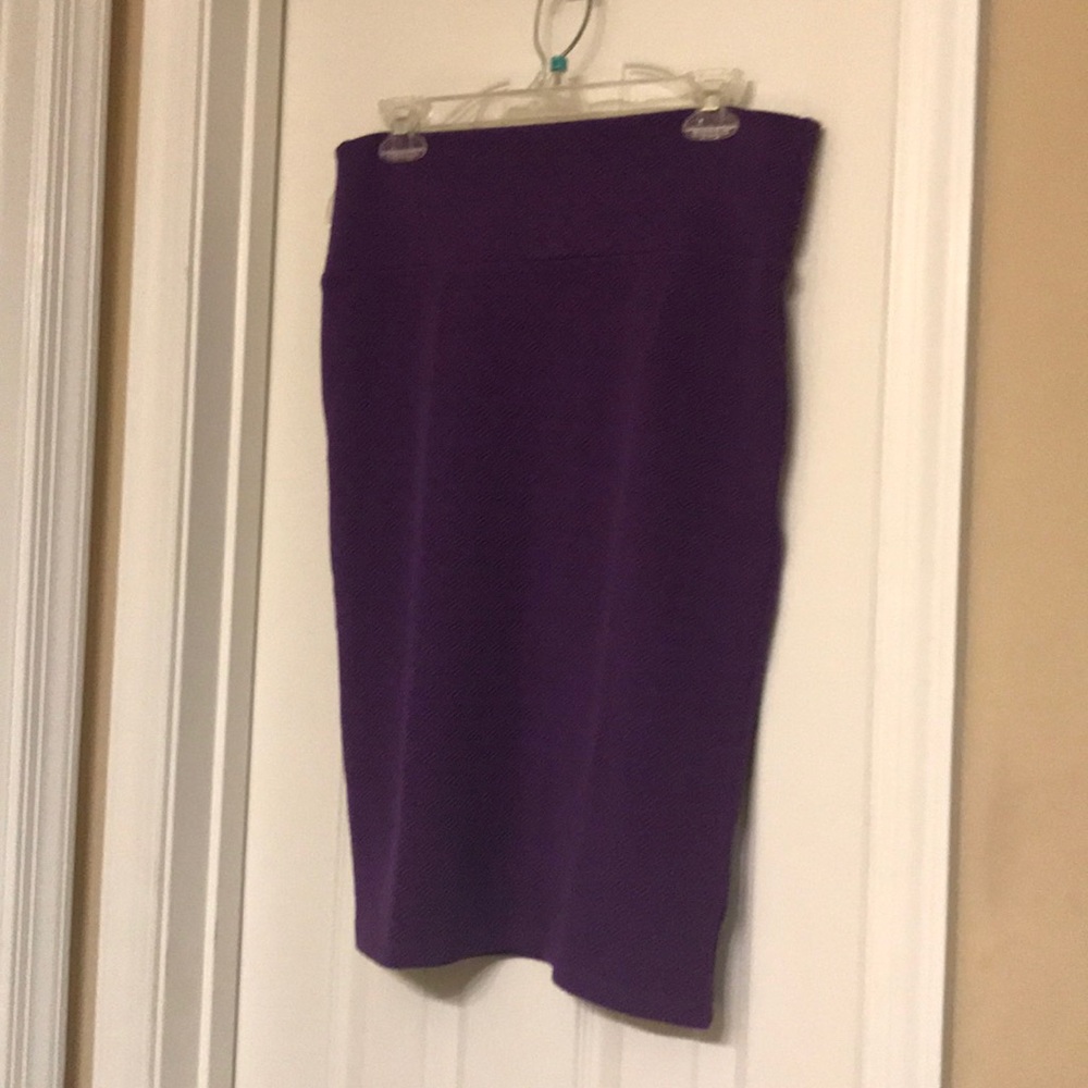 Lularoe Cassie.  Textured rich purple. Large.